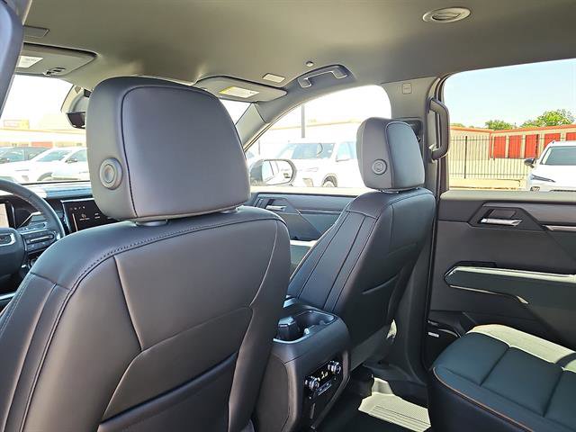 Used 2026 GMC Acadia AT4 w/ Luxury Package AWD/4WD image 9