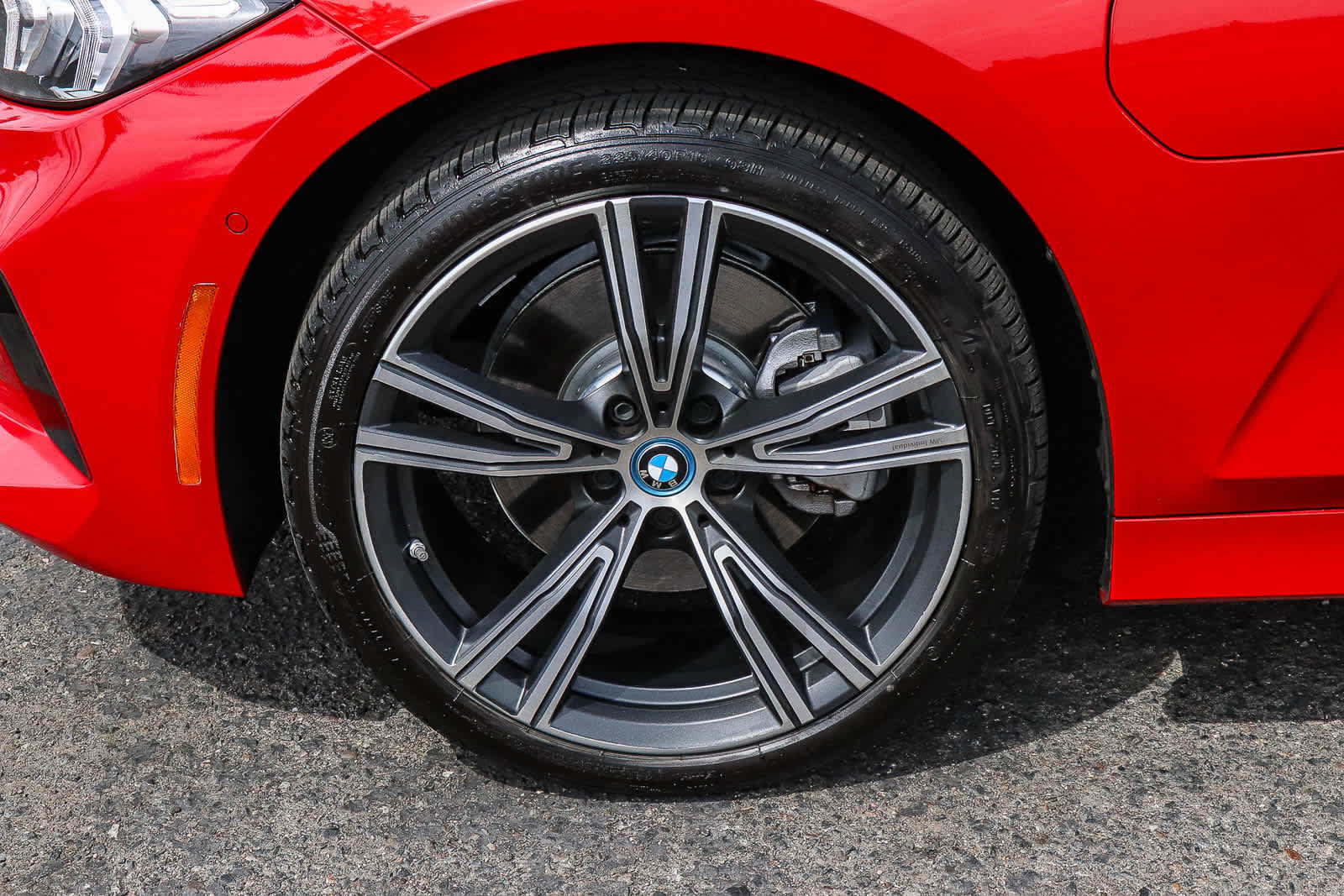 Used 2024 BMW 330e w/ Premium Package RWD image 14