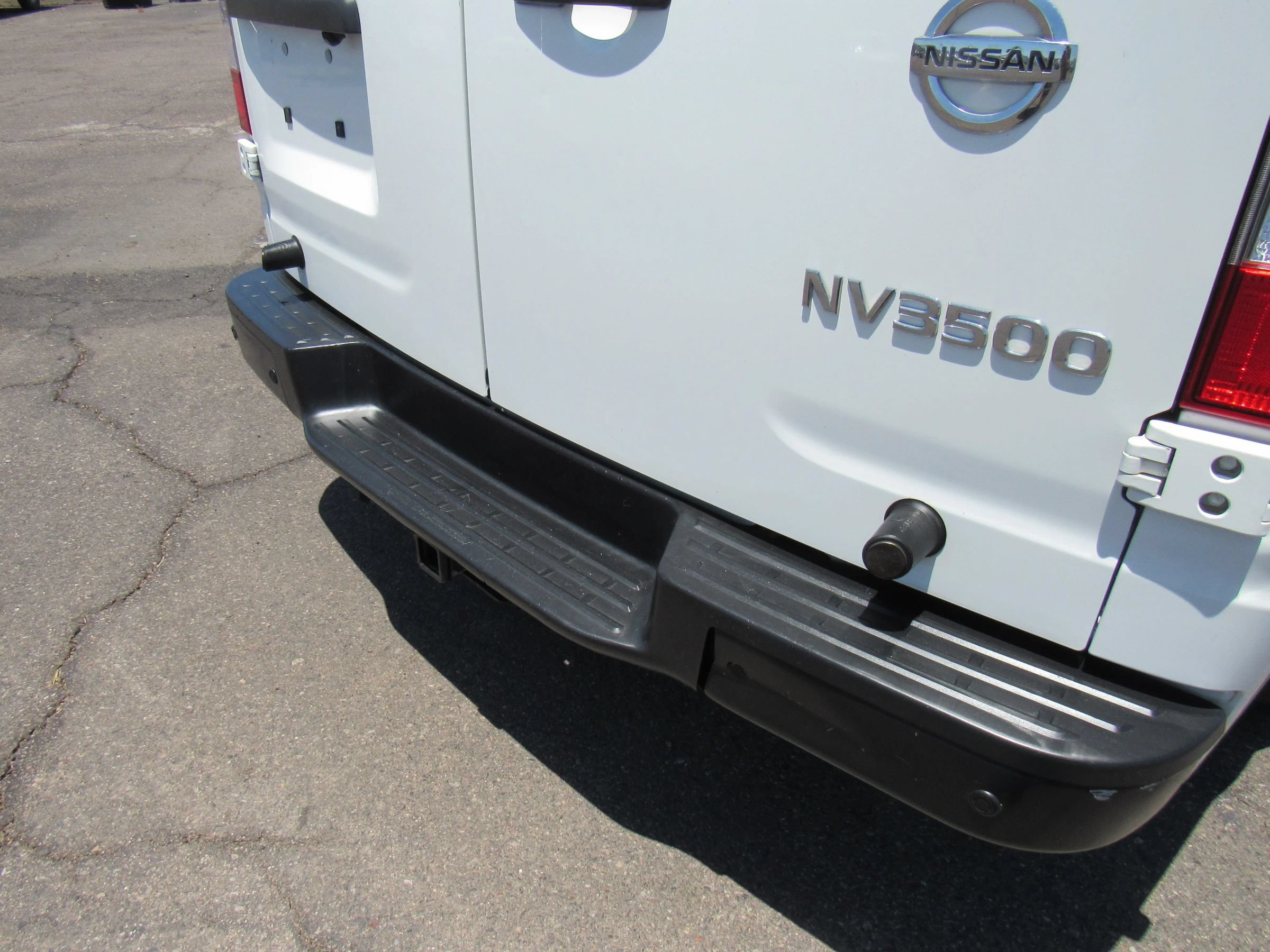 Used 2017 Nissan NV 3500 SV RWD image 13