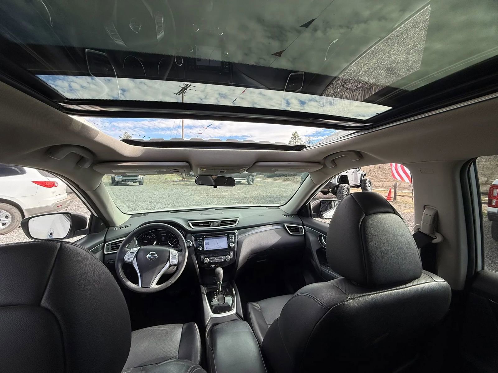 Used 2015 Nissan Rogue SL w/ SL Premium Package image 6