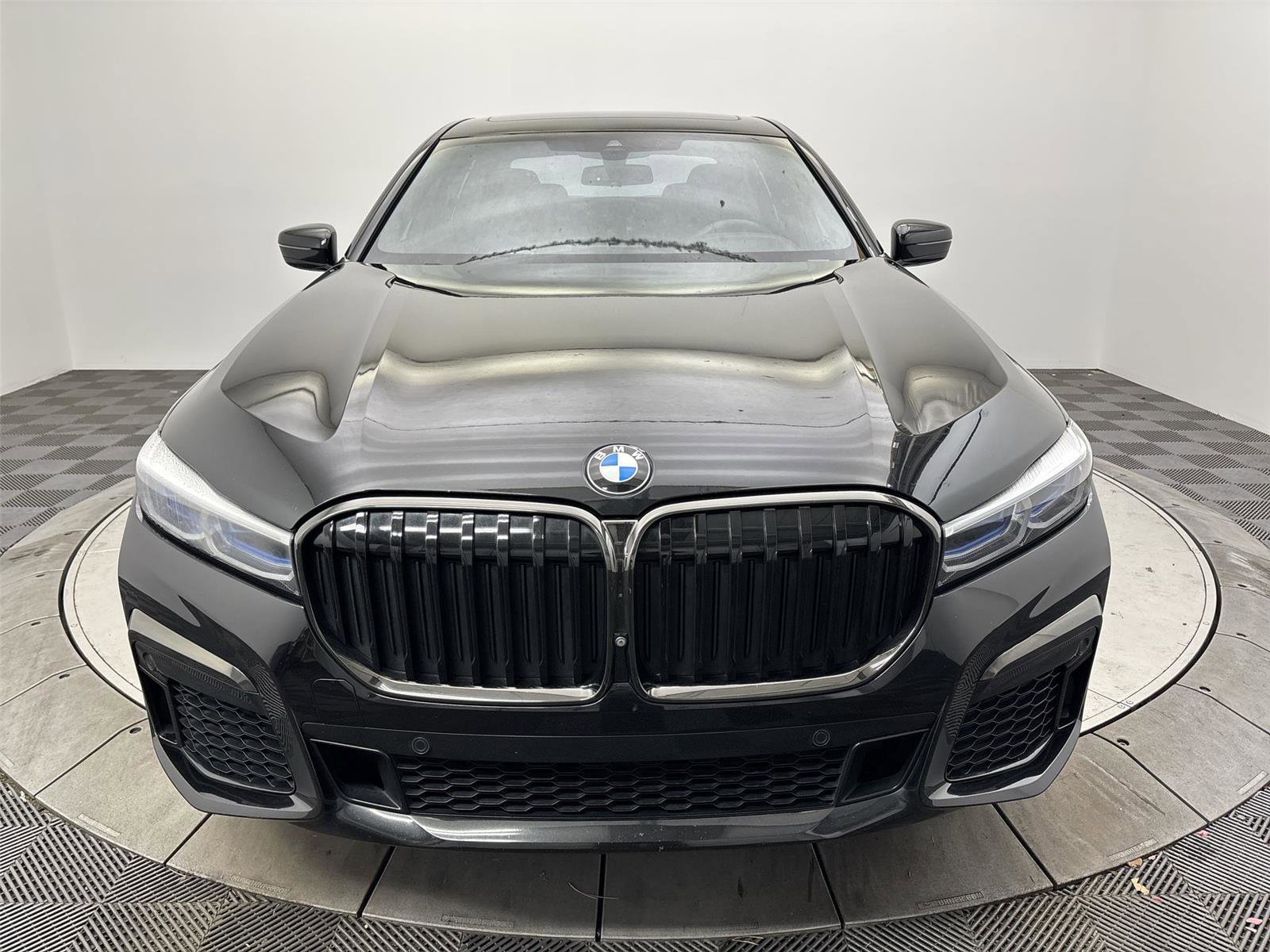 Used 2020 BMW 750i xDrive w/ Executive Package image 14