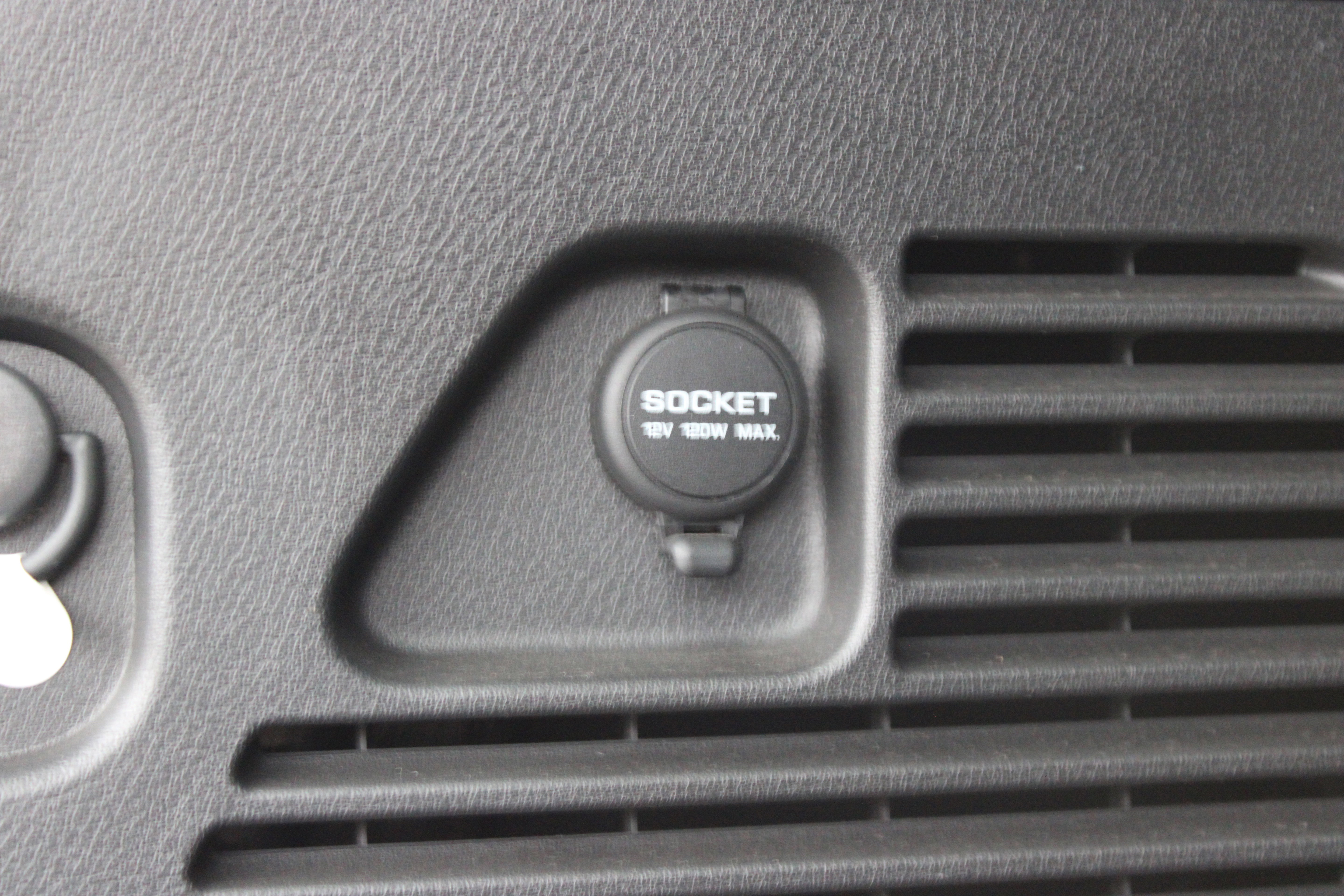 Certified 2024 Nissan Armada SL w/ Midnight Edition Package image 8