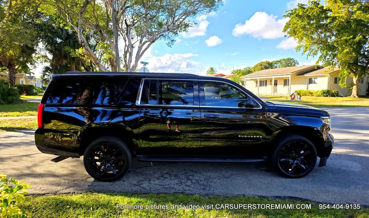 Used 2018 Chevrolet Suburban LT RWD image 13
