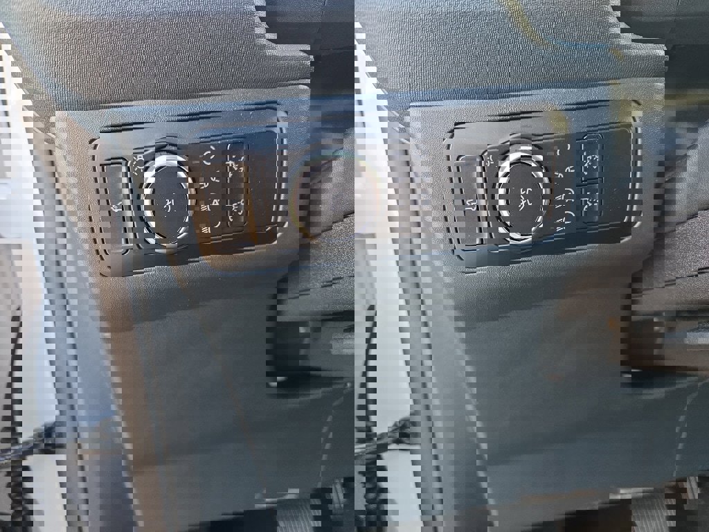 New 2025 Ford Maverick Lobo image 21