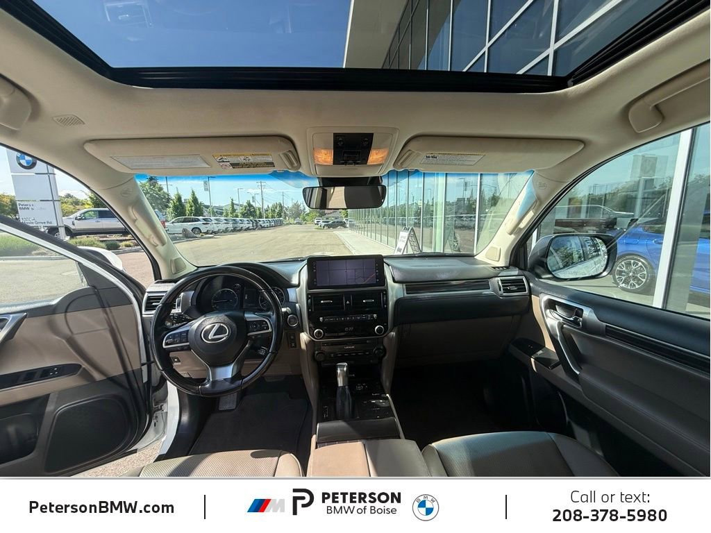 Used 2022 Lexus GX 460 Premium w/ Accessory Package AWD/4WD image 19