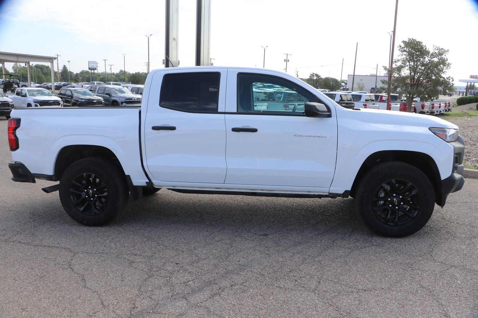 Used 2025 Chevrolet Colorado W/T w/ Advanced Trailering Package RWD image 8