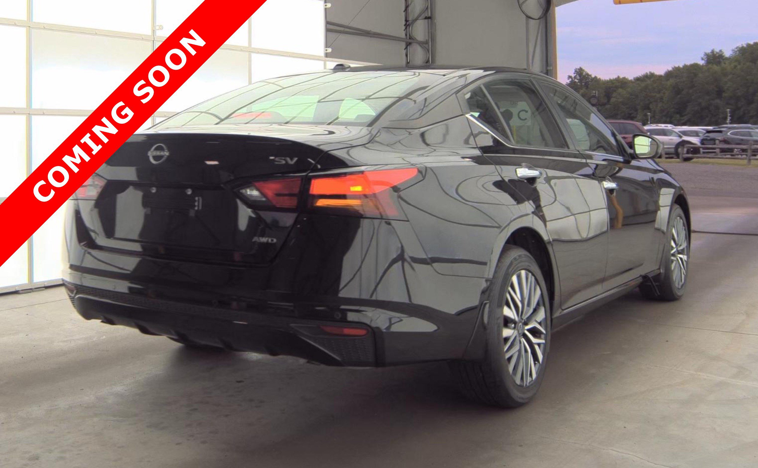 Used 2024 Nissan Altima 2.5 SV AWD/4WD image 3