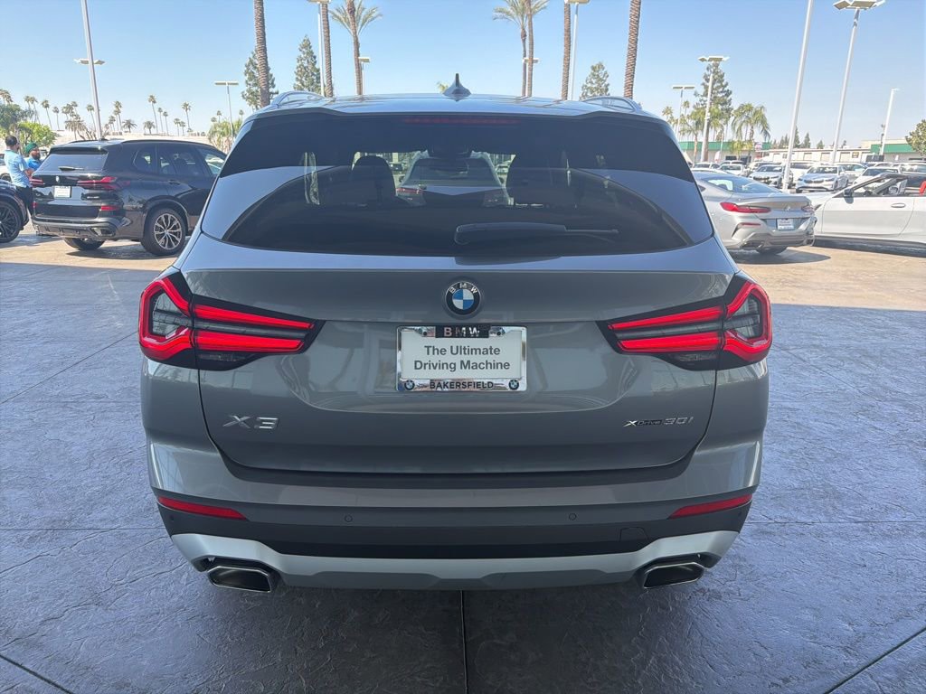Used 2023 BMW X3 sDrive30i w/ Premium Package w/ZPA image 4