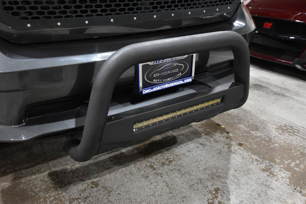 Used 2017 RAM 1500 Express w/ Express Value Package AWD/4WD image 4