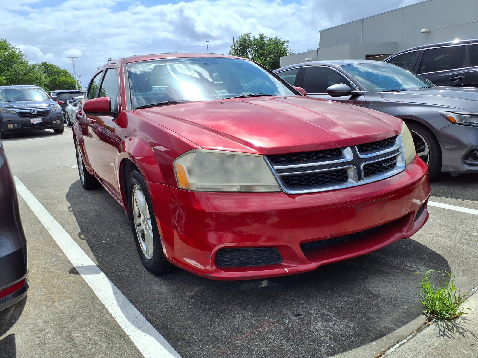 Used 2012 Dodge Avenger SXT image 2