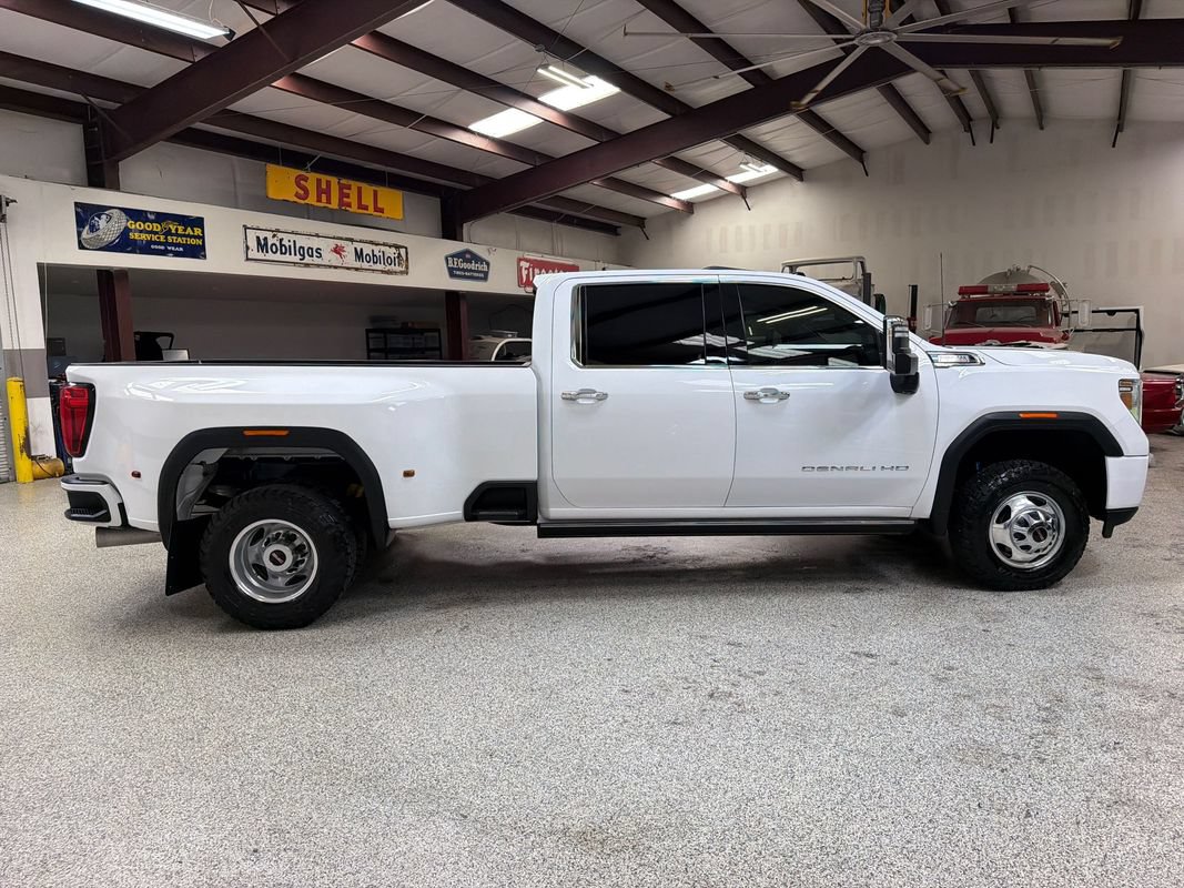 Used 2023 GMC Sierra 3500 Denali AWD/4WD image 9