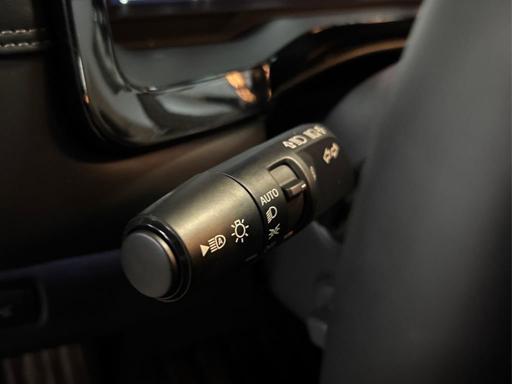 New 2025 Nissan Pathfinder Platinum w/ Cargo Package image 18