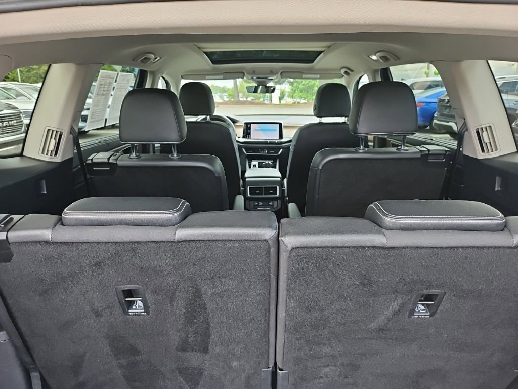Used 2024 Volkswagen Atlas SE w/ Panoramic Sunroof Package AWD/4WD image 18