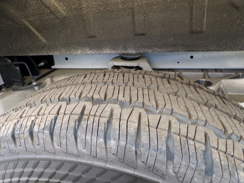 Used 2024 Ford E-Transit Low Roof RWD image 30