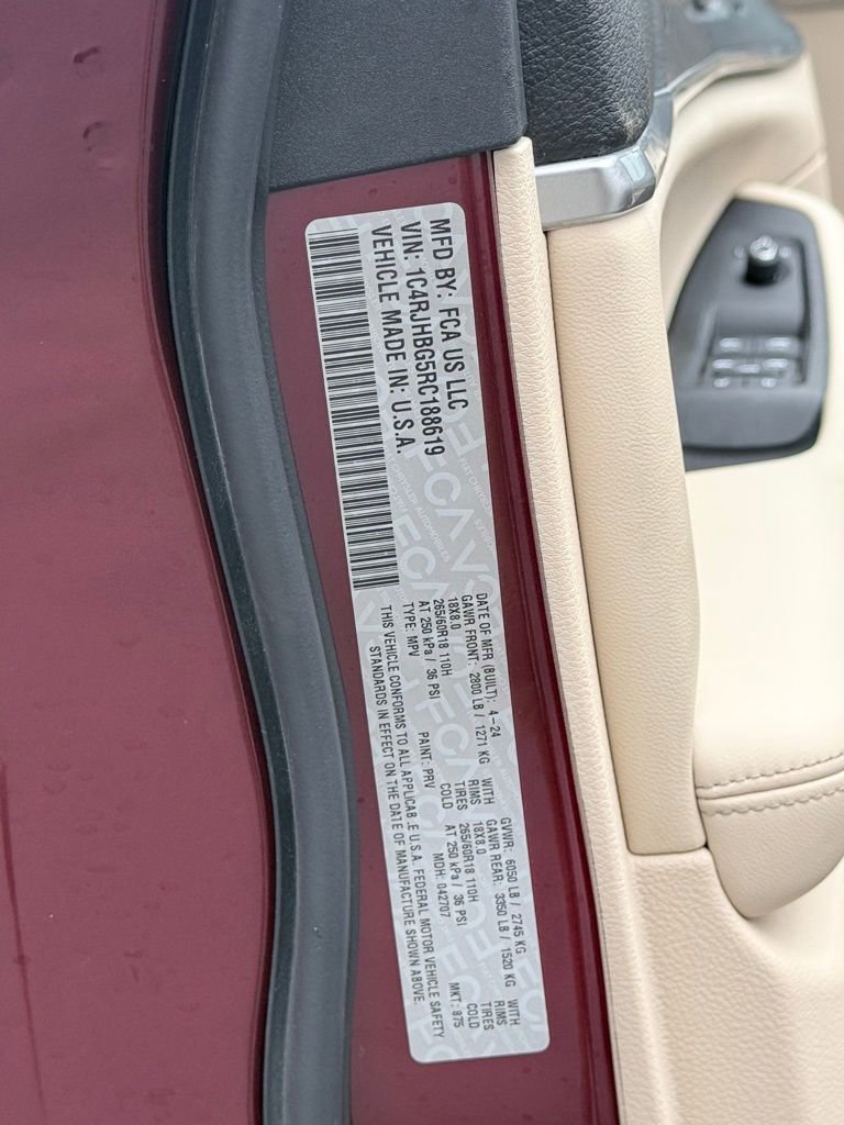 Used 2024 Jeep Grand Cherokee Limited w/ Luxury Tech Group II image 34