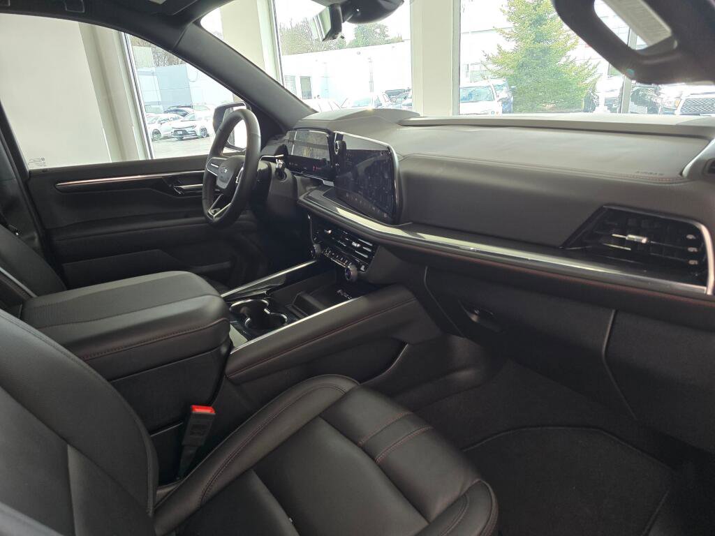 Used 2025 Chevrolet Tahoe RST w/ RST Performance Edition AWD/4WD image 46