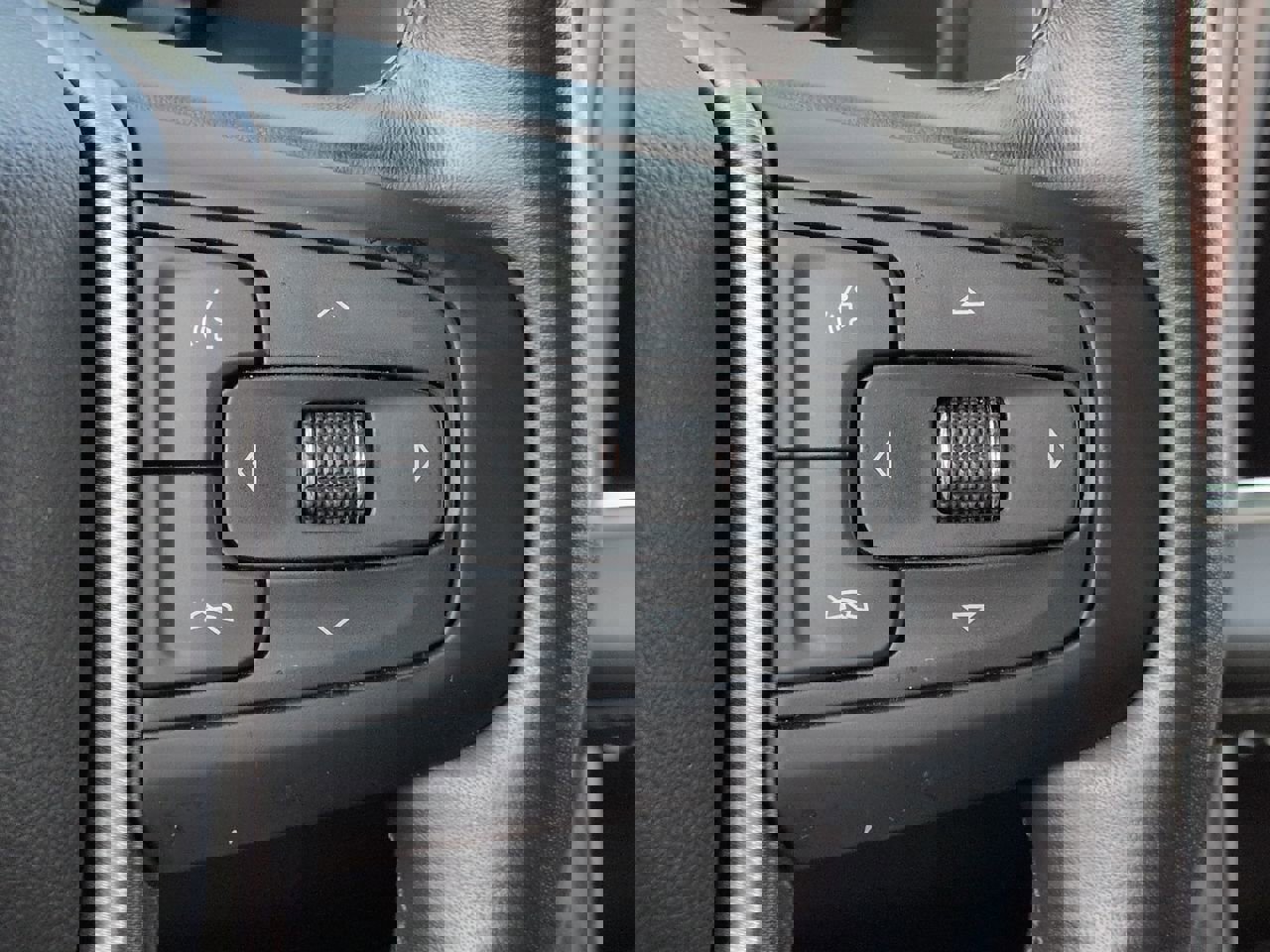 Used 2023 GMC Yukon Denali Ultimate image 28