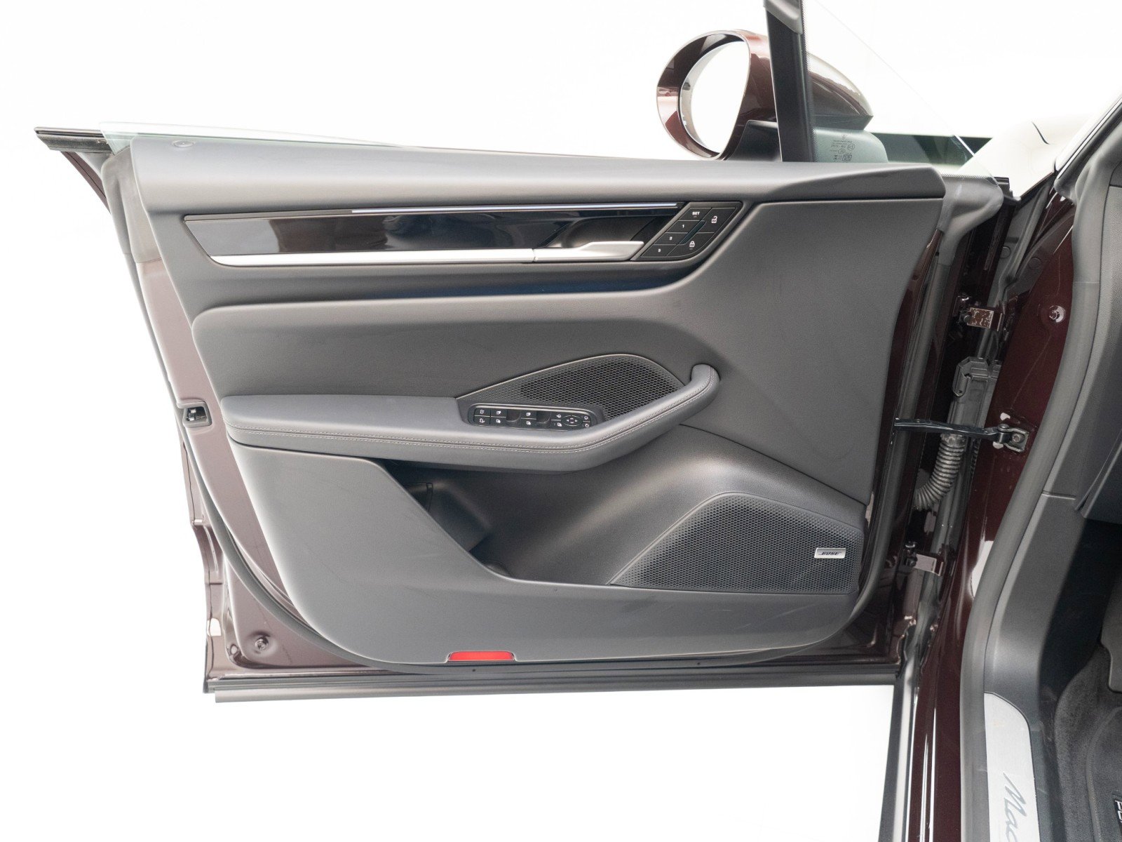 Certified 2025 Porsche Macan Electric image 21