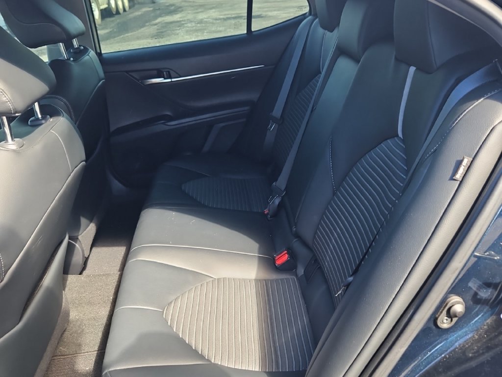Used 2020 Toyota Camry SE w/ Convenience Package FWD image 6