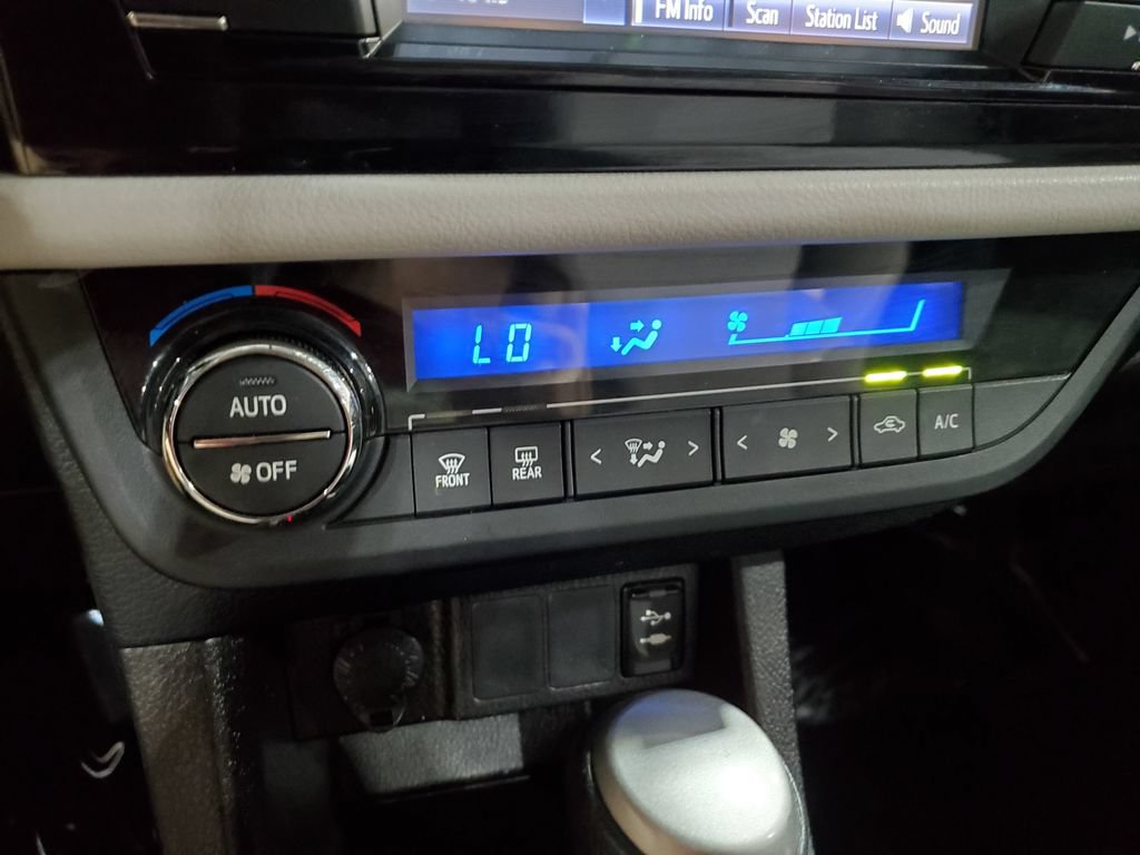 Used 2016 Toyota Corolla LE FWD image 30