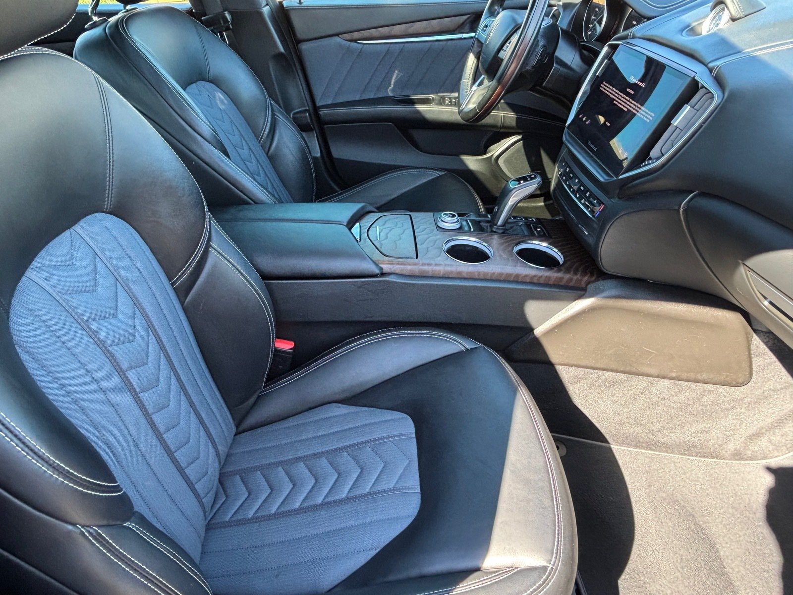 Used 2021 Maserati Ghibli S GranLusso RWD image 31