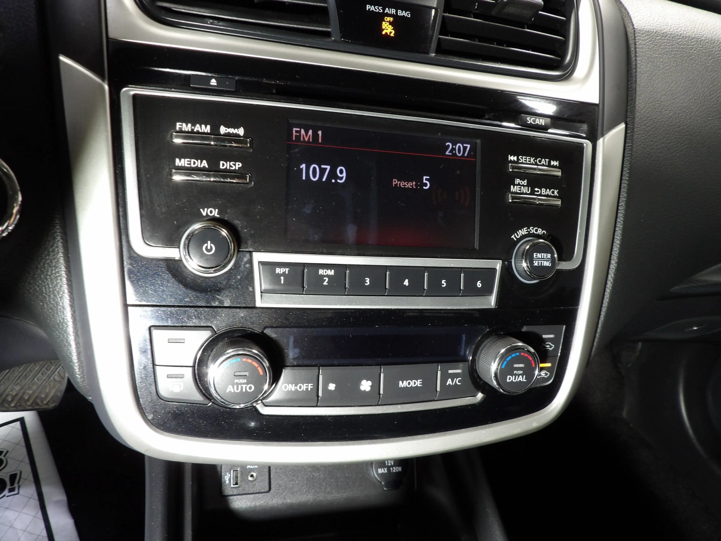 Used 2018 Nissan Altima 2.5 SL FWD image 13