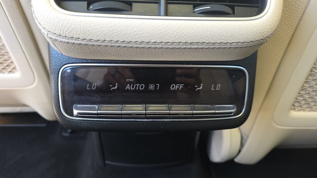 Used 2021 Mercedes-Benz GLS 580 4MATIC image 29