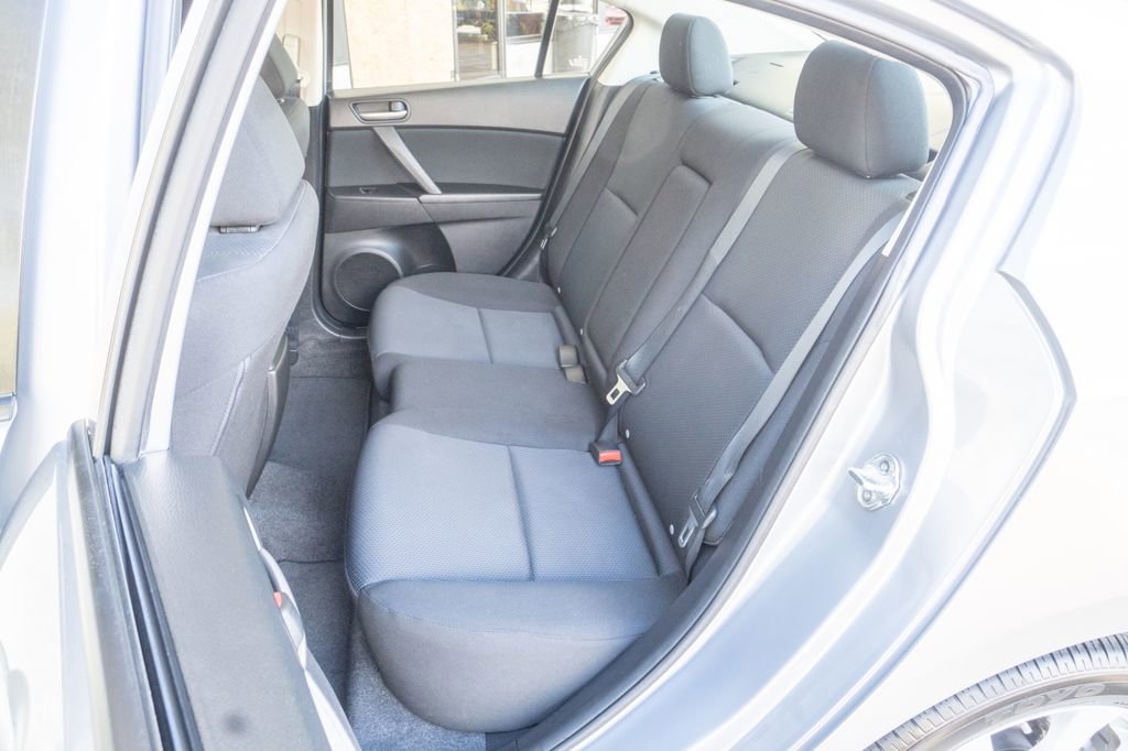 Used 2011 MAZDA MAZDA3 i Touring image 17