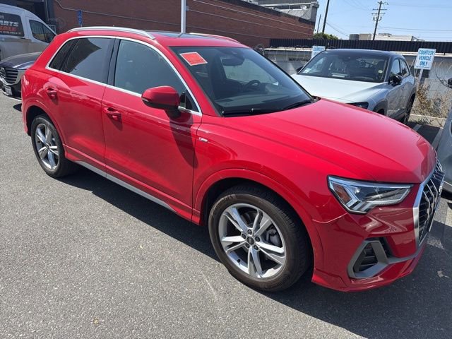 Used 2023 Audi Q3 2.0T Premium w/ 19" Wheel Package