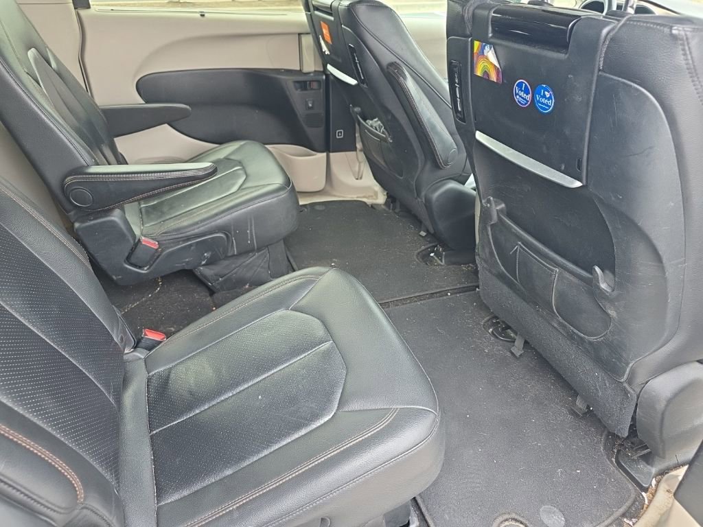 Used 2017 Chrysler Pacifica Touring-L Plus w/ Advanced Safetytec Group image 11