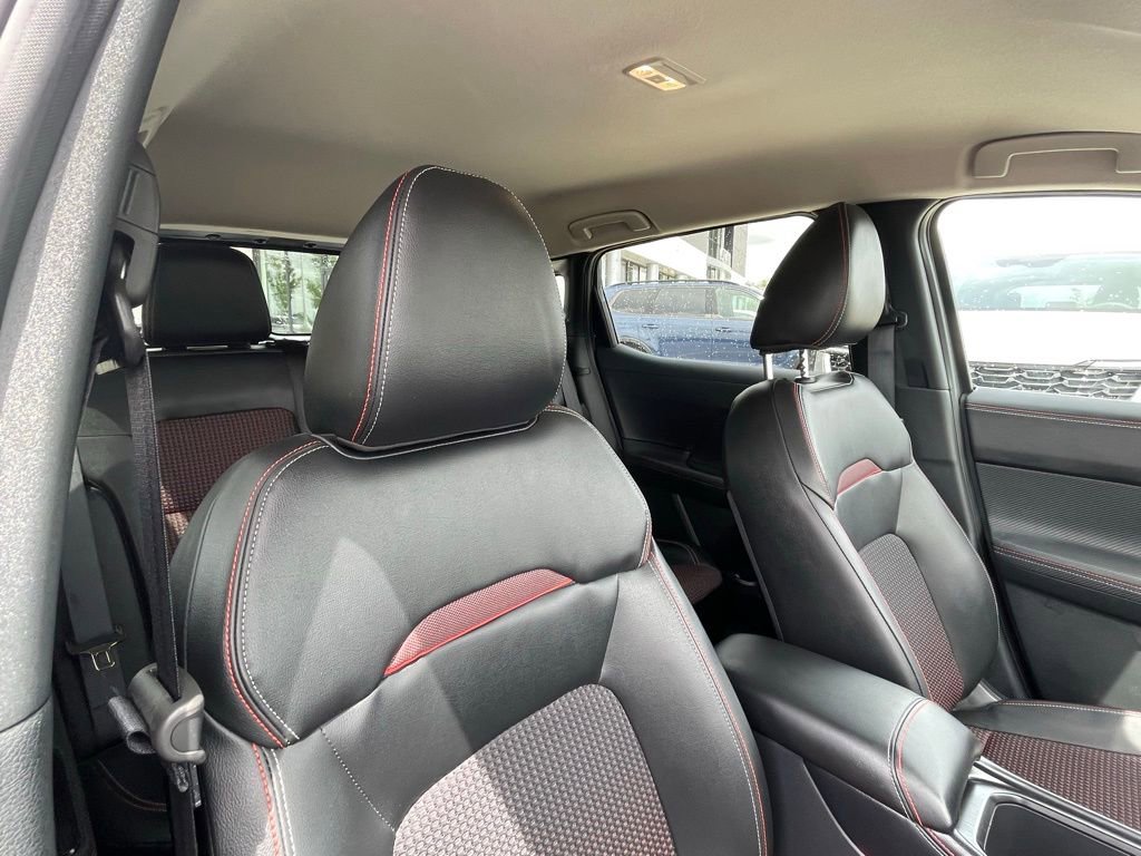 Used 2025 Nissan Kicks SR FWD image 27