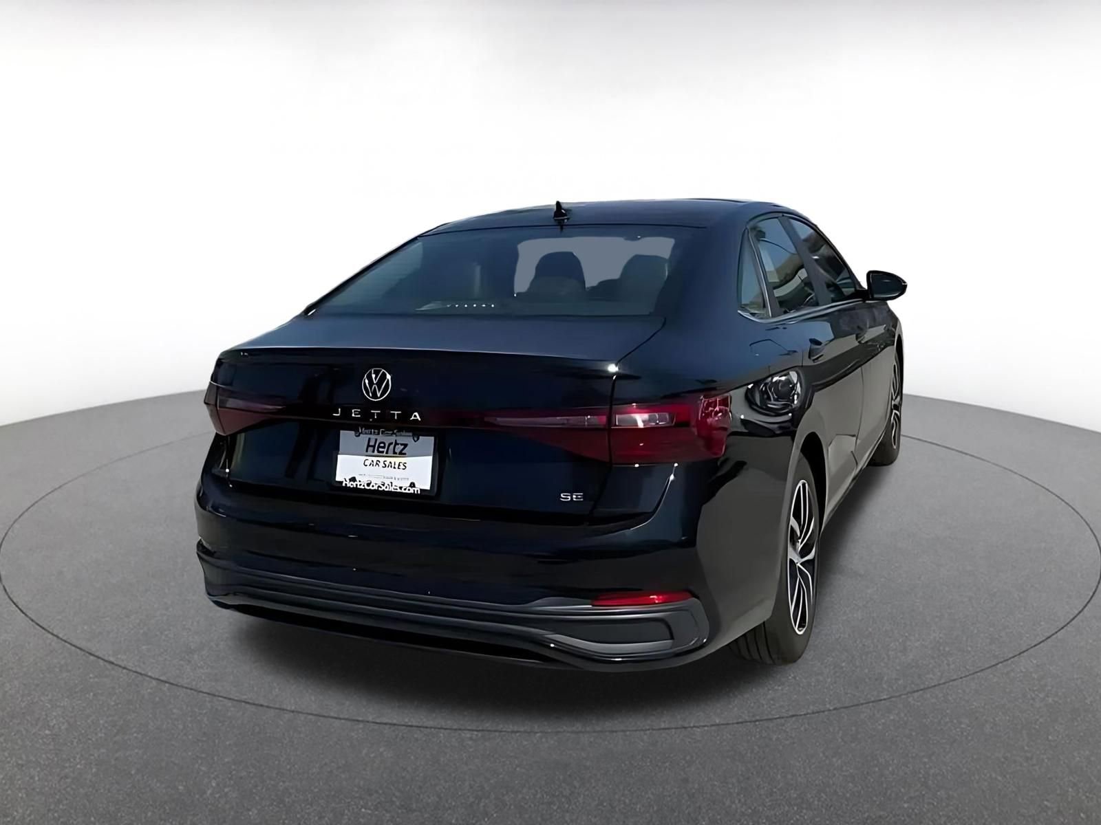 Used 2025 Volkswagen Jetta SE image 14