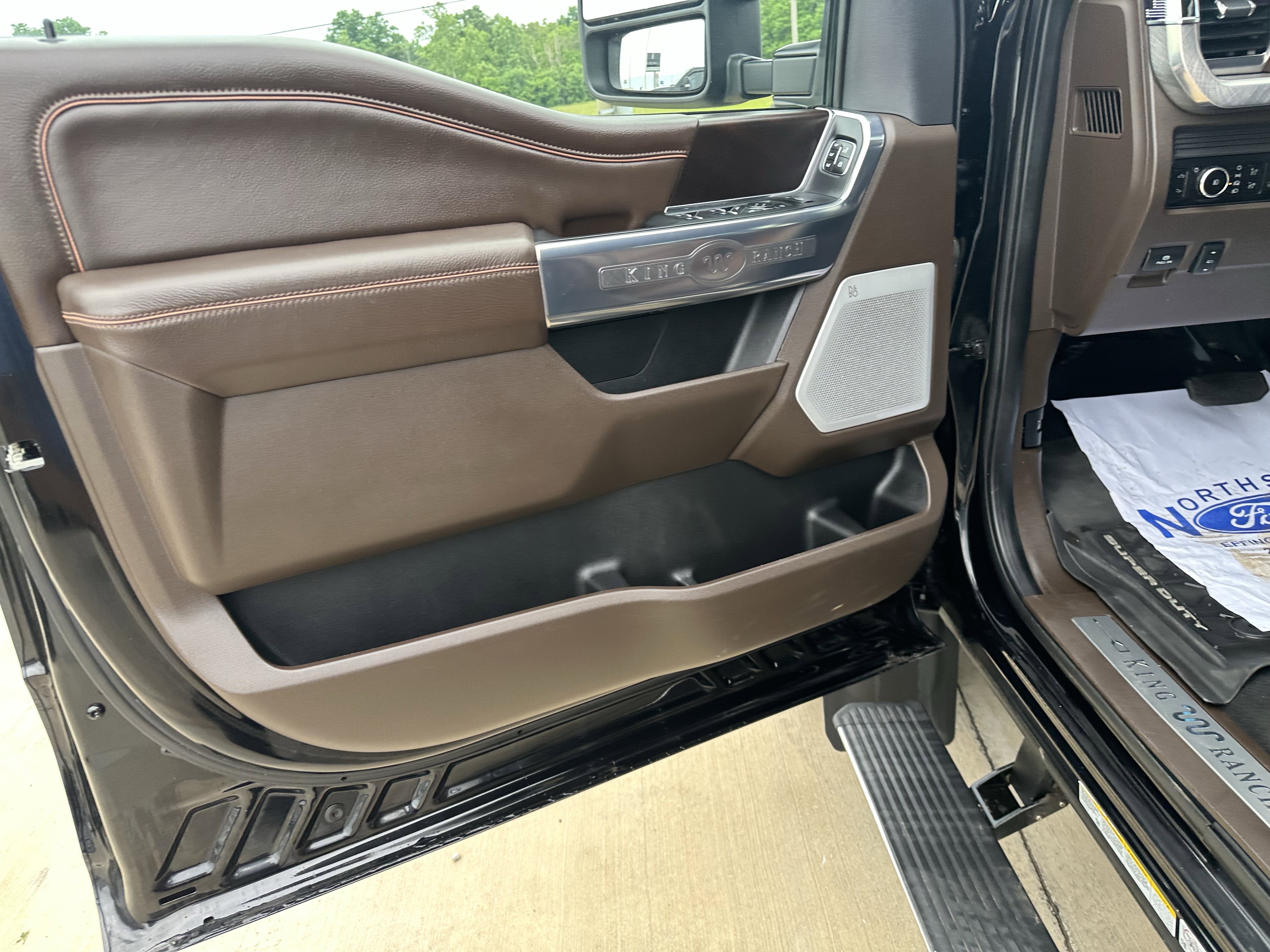 Used 2025 Ford F450 King Ranch w/ Chrome Package AWD/4WD image 16