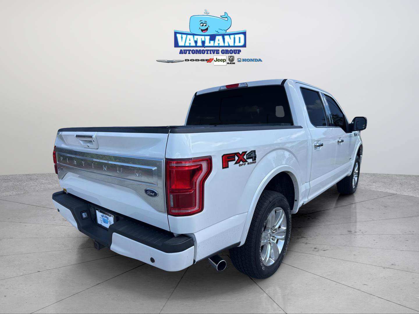 Used 2015 Ford F150 Platinum w/ Equipment Group 701A Luxury AWD/4WD image 10