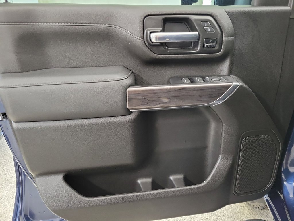 Certified 2022 Chevrolet Silverado 2500 LTZ w/ LTZ Plus Package image 16