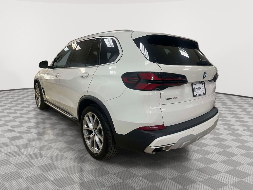 Used 2024 BMW X5 xDrive50e image 5