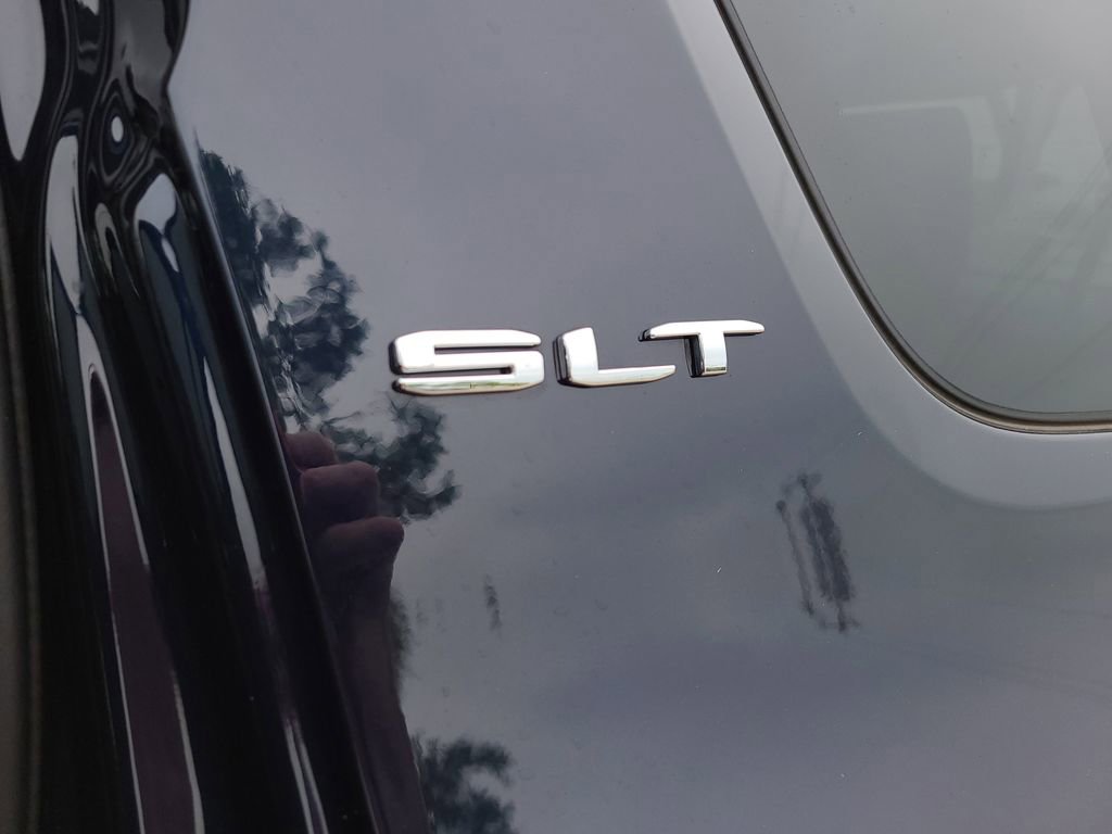 Used 2021 GMC Acadia SLT w/ Preferred Package FWD image 8
