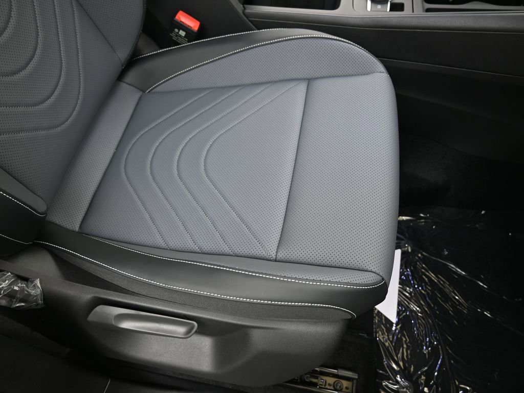 New 2026 Volkswagen Tiguan SE R-Line image 12