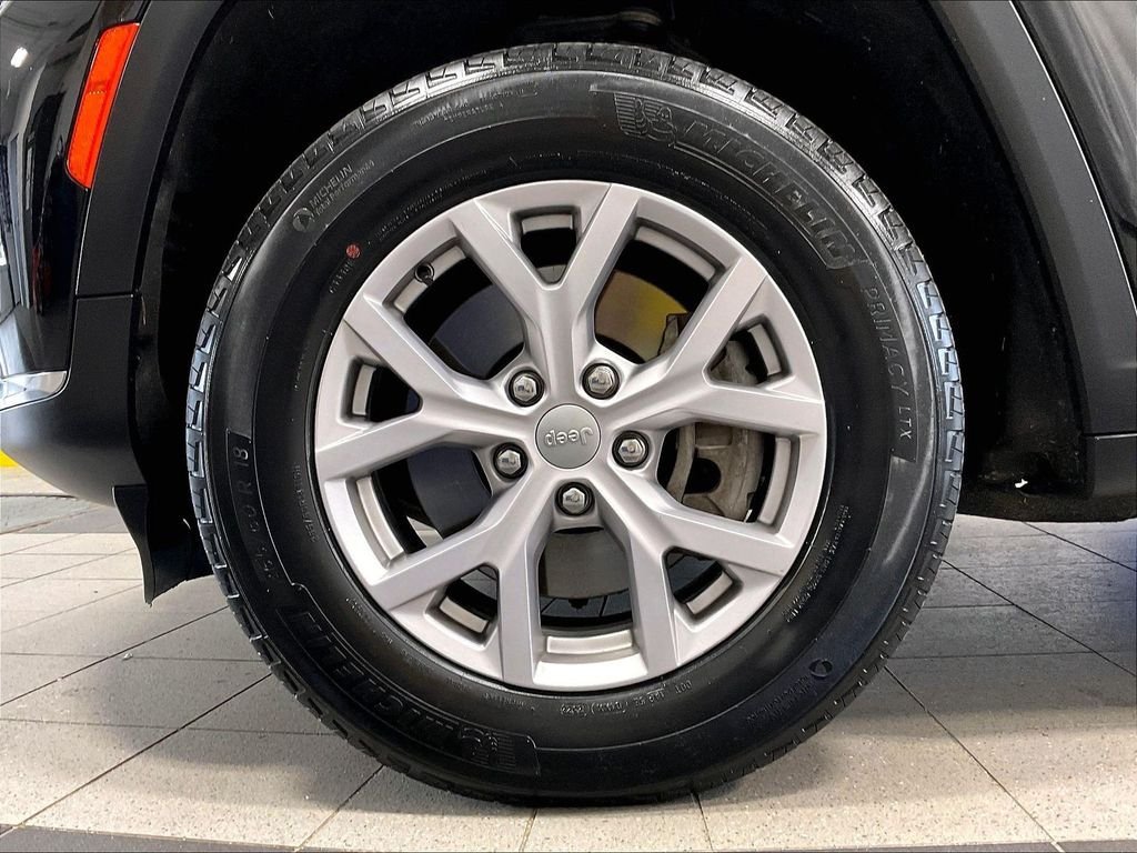 Used 2022 Jeep Grand Cherokee L Limited AWD/4WD image 7
