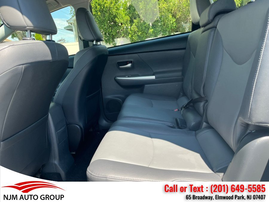 Used 2014 Toyota Prius V Five FWD image 34