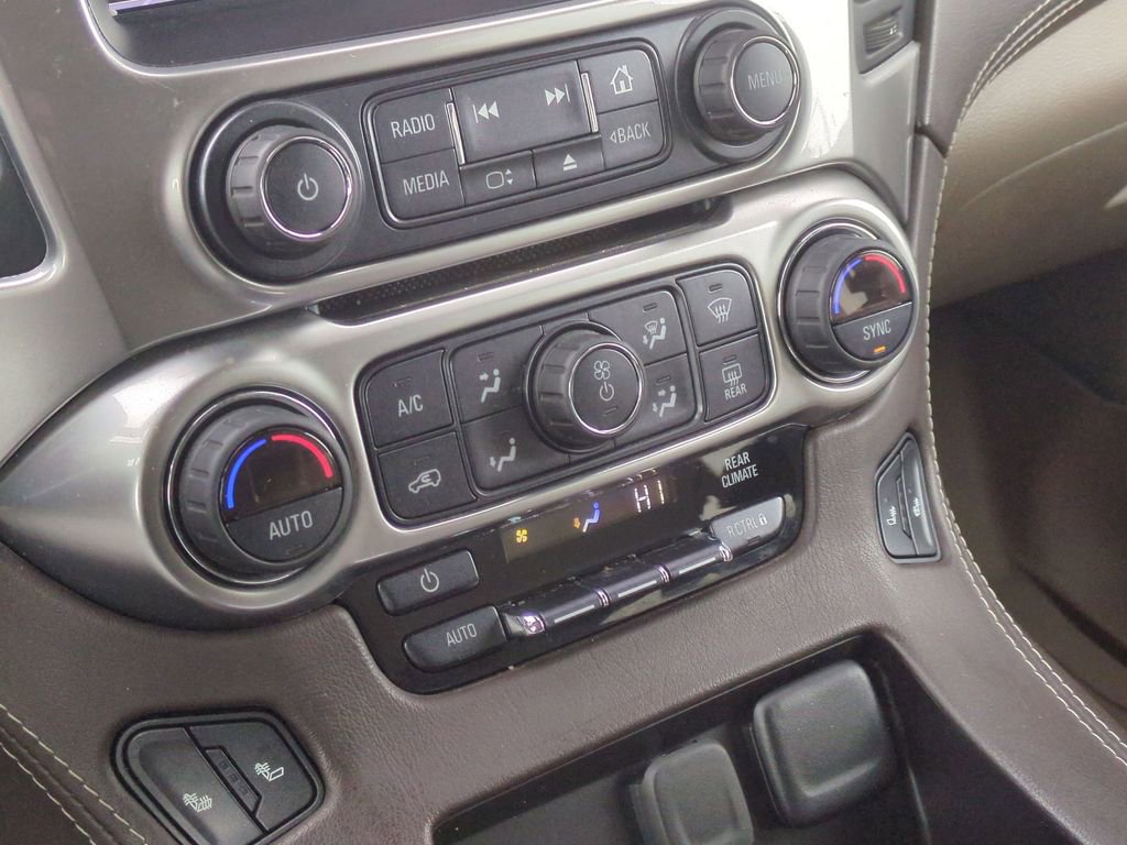 Used 2020 Chevrolet Suburban LT image 22