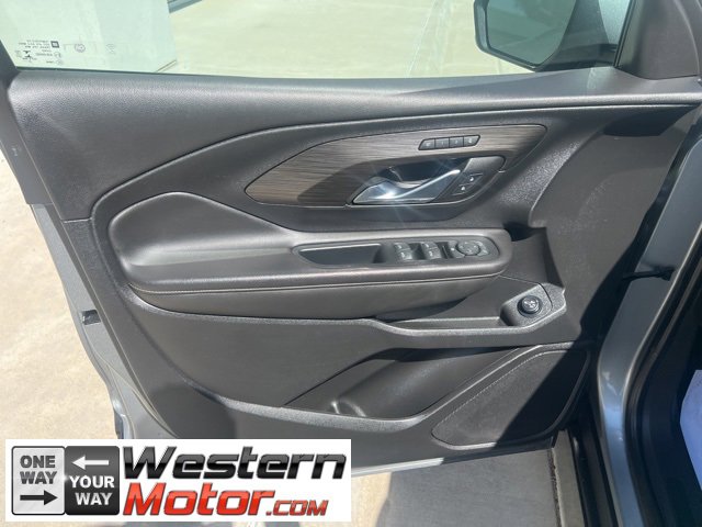 Used 2023 GMC Terrain SLT image 6