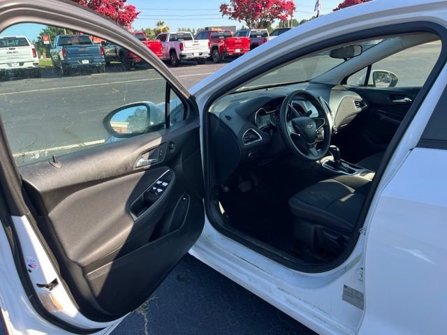 Used 2017 Chevrolet Cruze LS FWD image 4