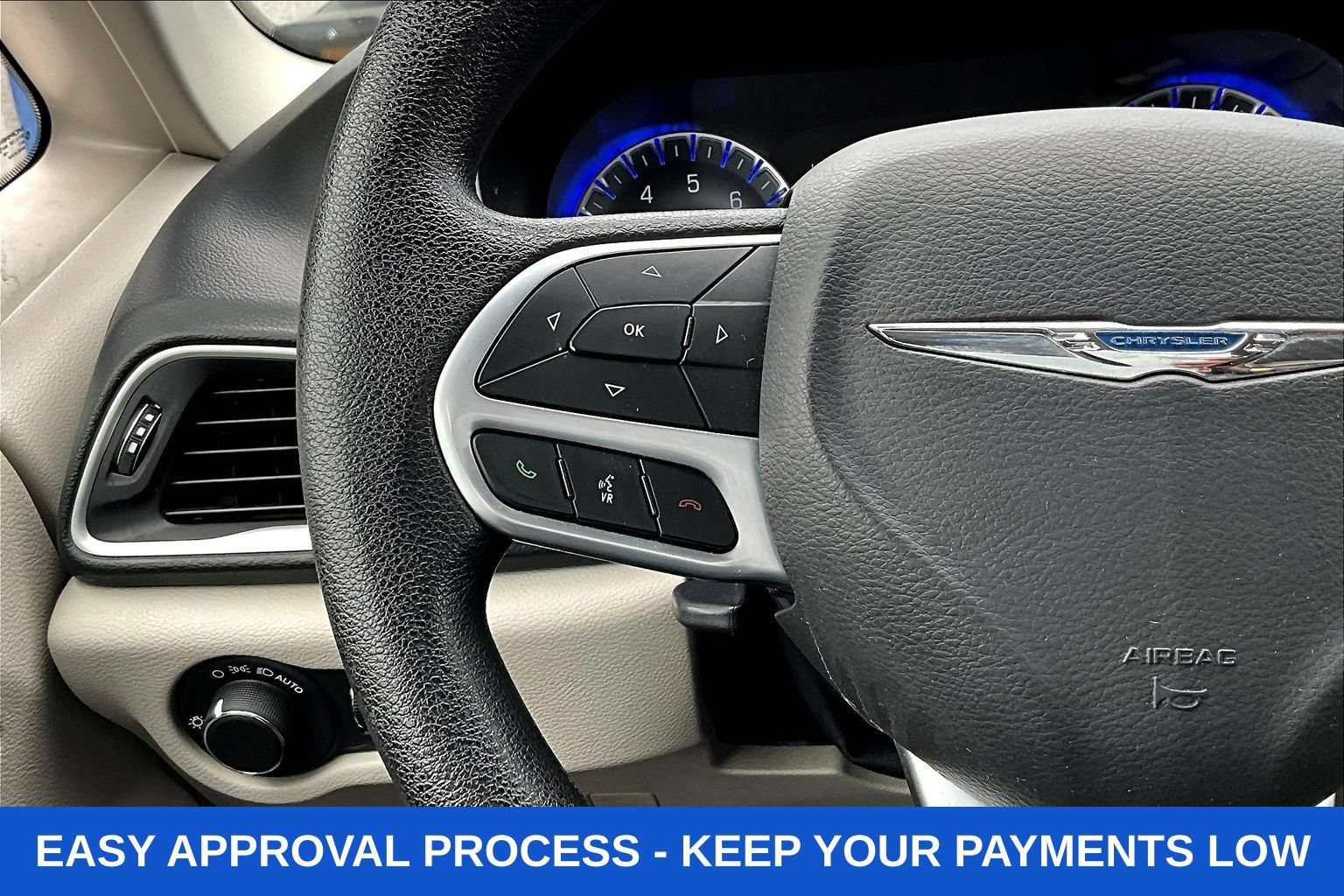 Used 2020 Chrysler Voyager LX FWD image 13