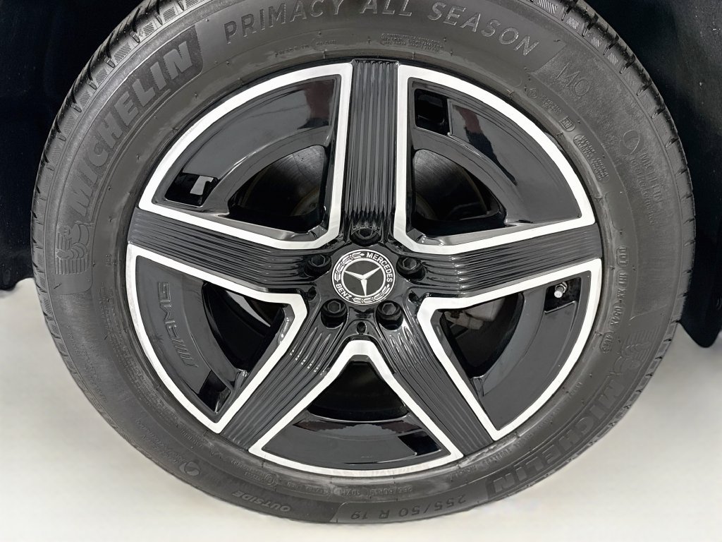 Used 2024 Mercedes-Benz GLC 300 4MATIC image 32