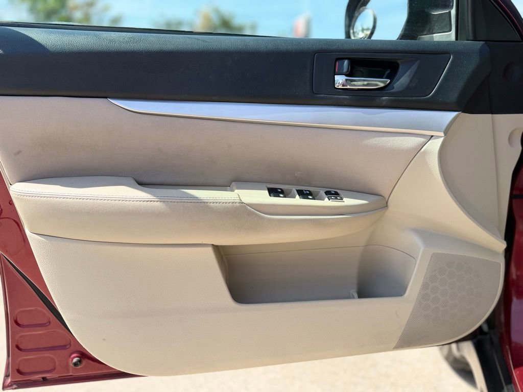 Used 2013 Subaru Outback 2.5i Premium AWD/4WD image 13