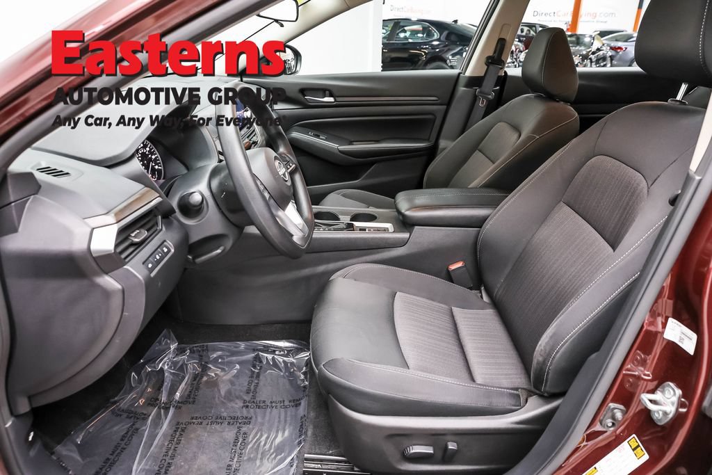 Used 2025 Nissan Altima 2.5 SV AWD/4WD image 14