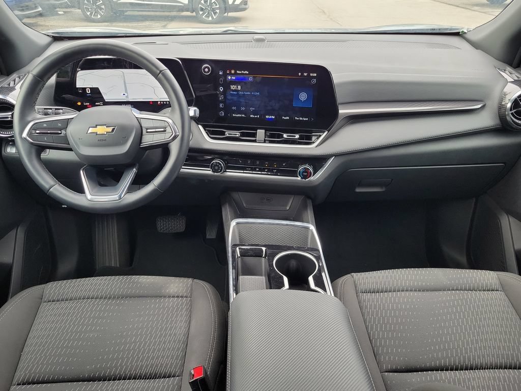 Used 2025 Chevrolet Equinox LT AWD/4WD image 7