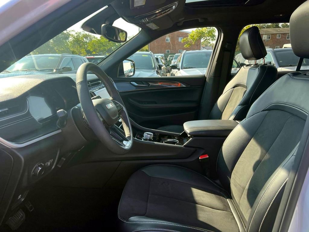 Certified 2023 Jeep Grand Cherokee Altitude image 17