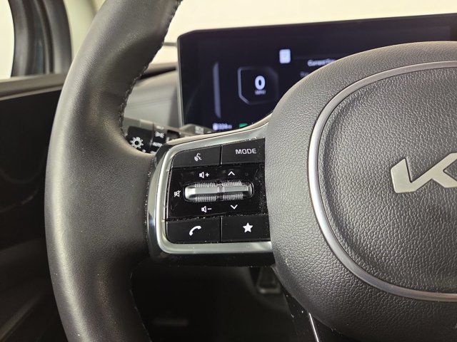Certified 2025 Kia Carnival SX Prestige FWD image 21